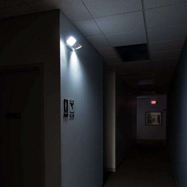 LED EMERGENCY LIGHT - Image 1